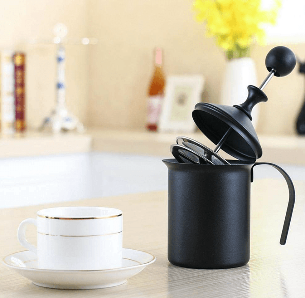 Use manual milk frother