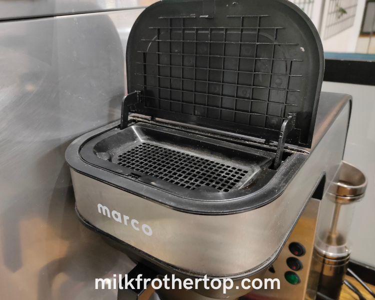 Marco coffee machine with lid open