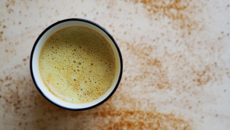 How to make a latte without an espresso machine